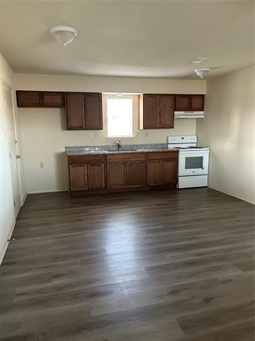 Building Photo - 1819 Pelican Oval W