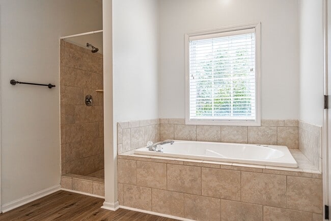 Building Photo - 1110 Devonshire Trail