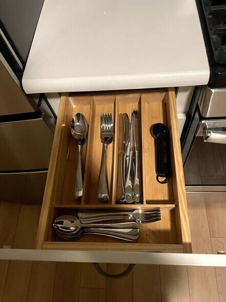 Building Photo - 137 W 15th St