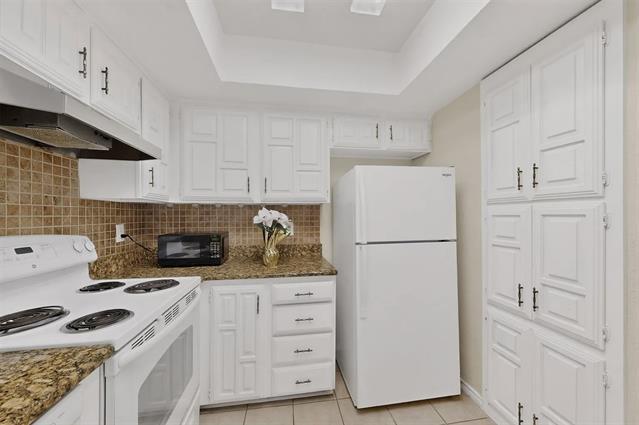 Building Photo - 14151 Montfort Dr