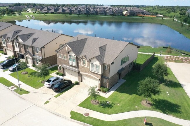 Primary Photo - 1204 Willow Plains Ln