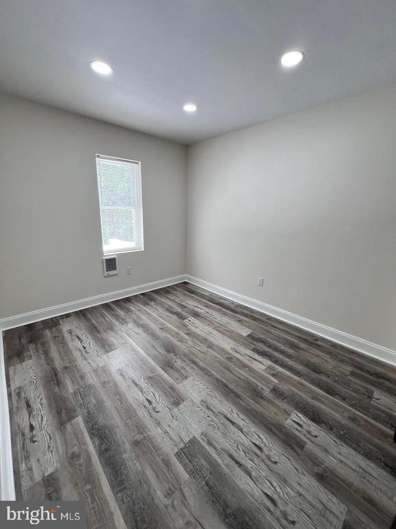 Building Photo - 6645 Vandike St