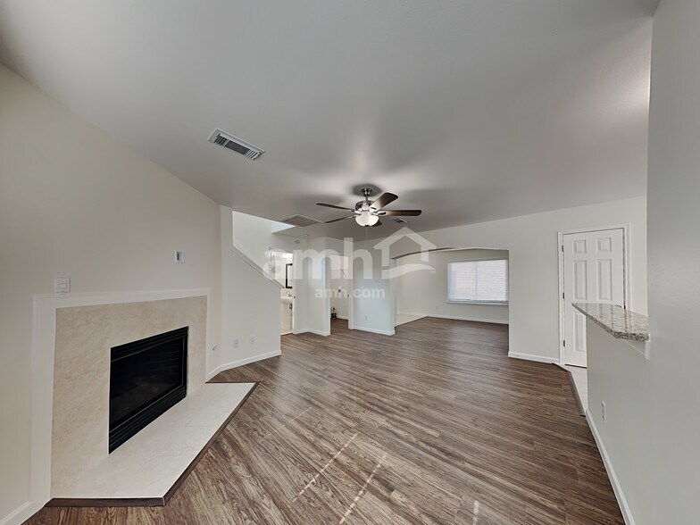 Building Photo - 11731 Rolling Stream Dr