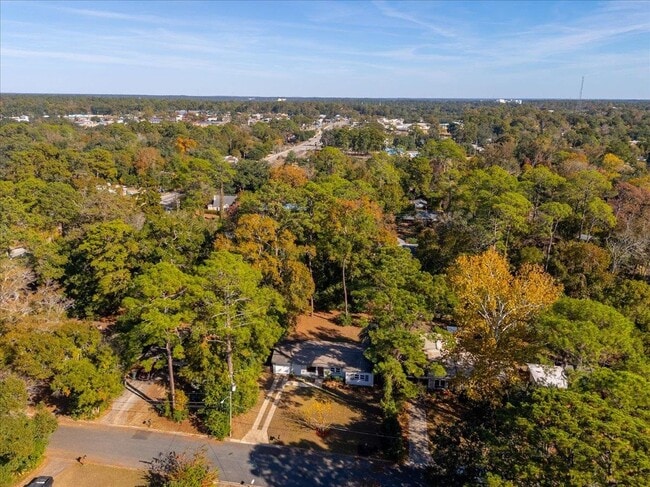 Building Photo - 1707 Hall Dr