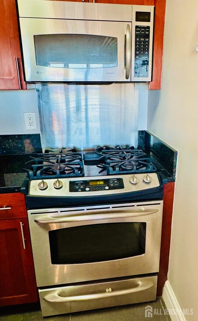 Building Photo - 1 Spring St