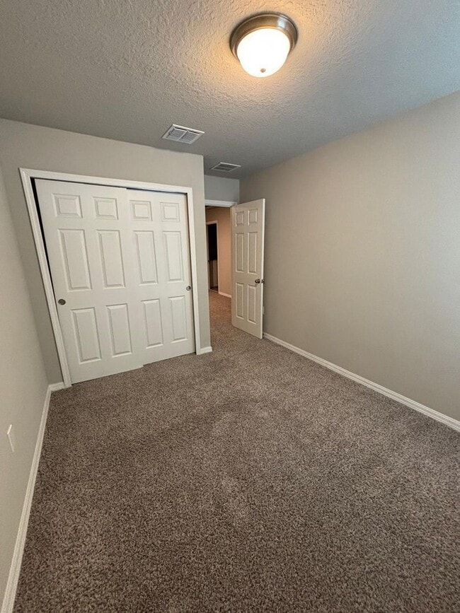 Building Photo - 431 Legacy Lp