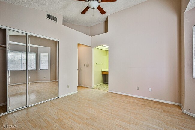Building Photo - 6801 Midpark Cir