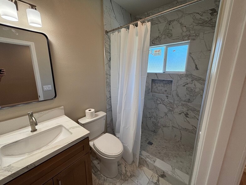 Building Photo - 4112 Pepper Dr