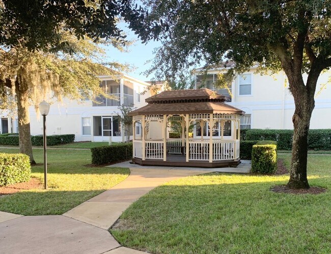 Building Photo - 8824 Coral Palms Ct