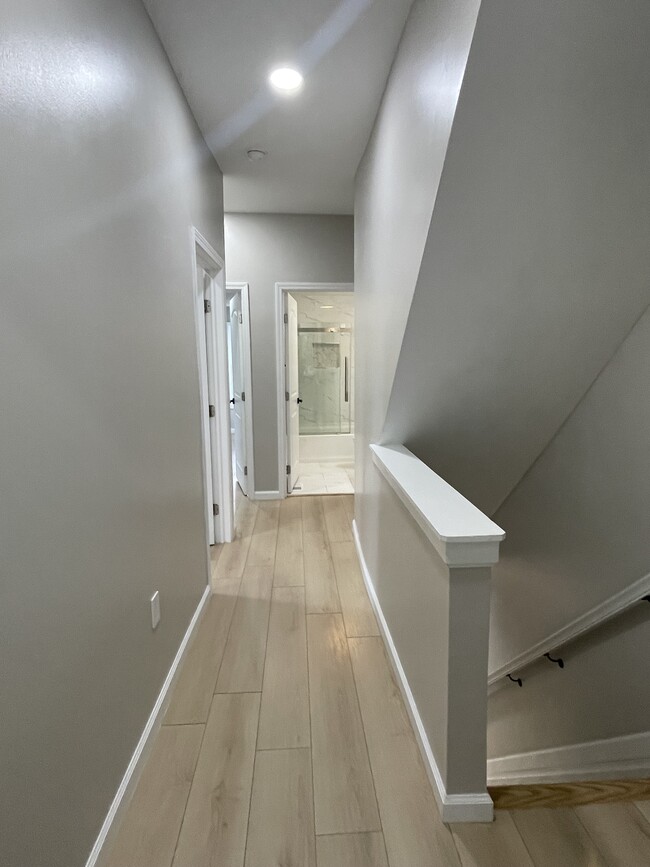 2 nd floor hallway - 805 S 17th St