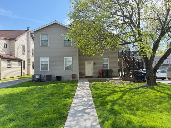 Building Photo - 3131 Lincoln Hwy E