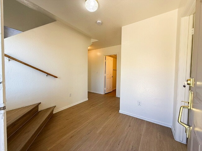 Building Photo - For Rent: Spacious 3 Bed, 2.5 Bath Home with Den, Bonus Room and fresh landscaping!