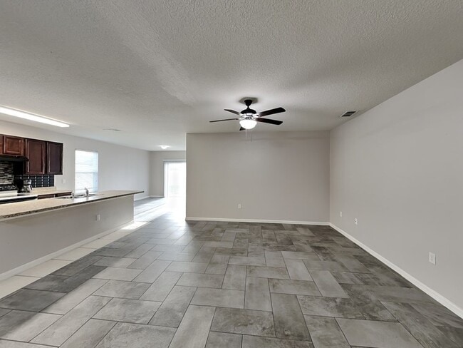 Building Photo - 3074 Brenton Manor Loop