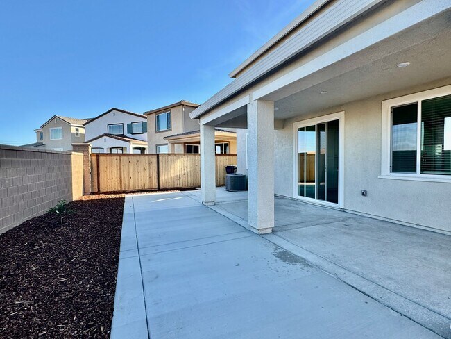 Building Photo - 243 Dock Cir