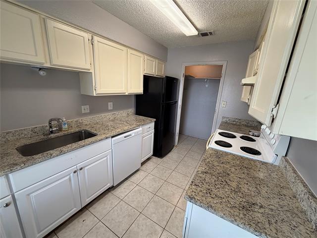 Building Photo - 737 Woodland Ct