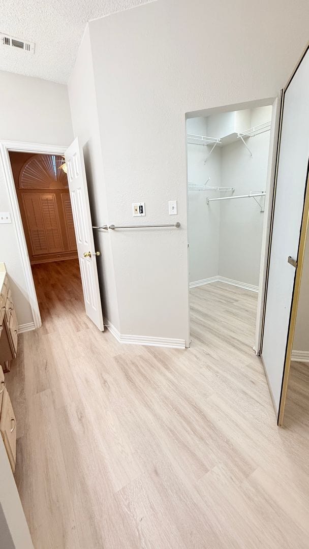 Building Photo - 3 Bedroom/2.5 Bath with den/bonus room and 2 Car Garage