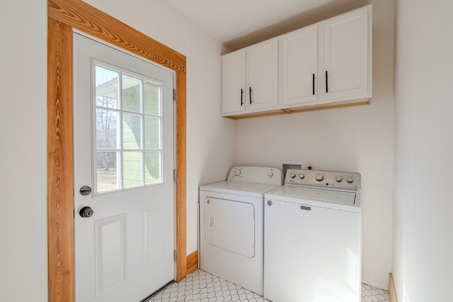 Building Photo - 6706 Fisher Rd