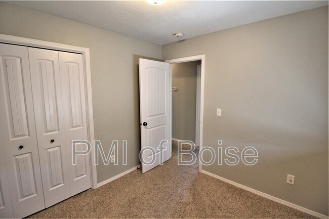 Building Photo - 306 Pietra Way