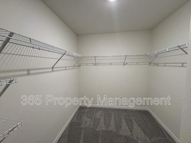 Building Photo - 11505 Timber Grv Ln