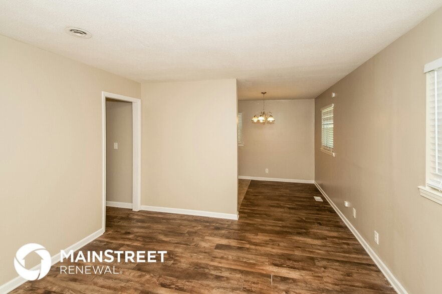 Building Photo - 209 Pine St