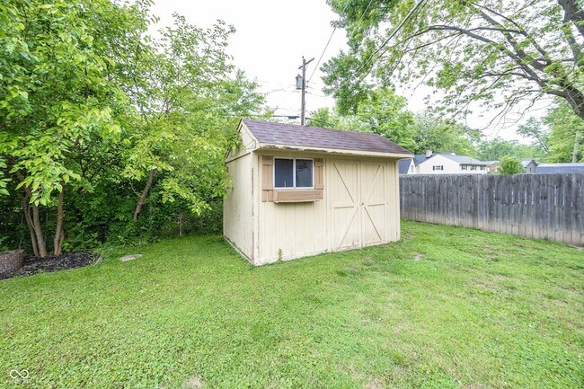 Building Photo - 628 Ash Dr