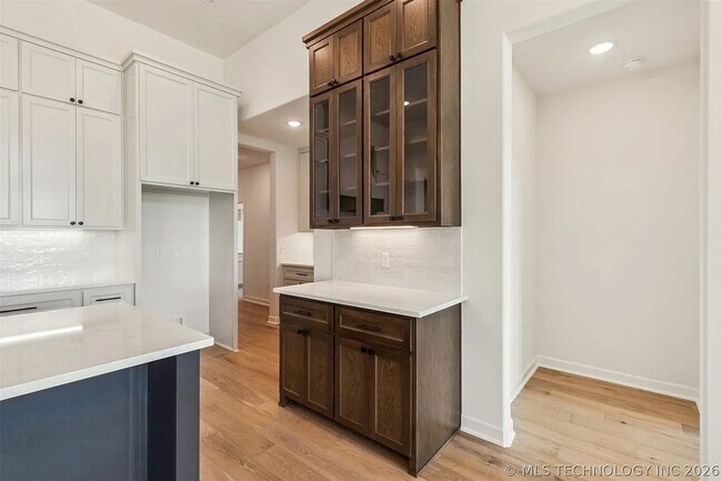 Building Photo - 2722 E 134th St S