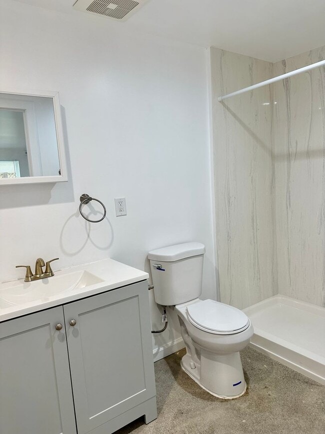 Interior Photo - 3201 Beaumont Ave.