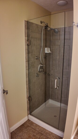 Building Photo - 3505 Thorngate Dr