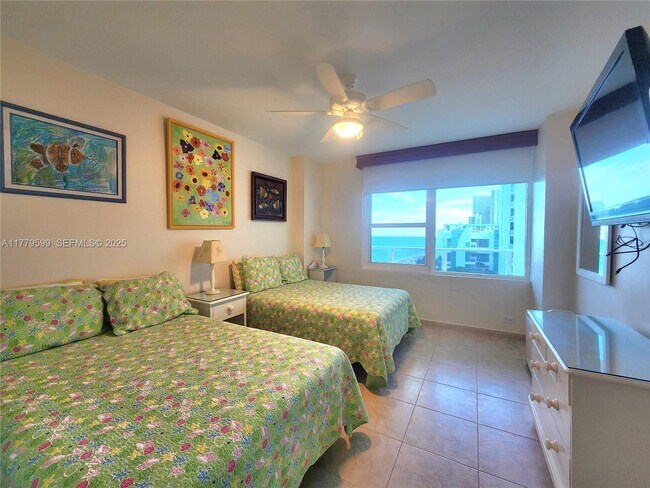 Building Photo - 3505 S Ocean Dr