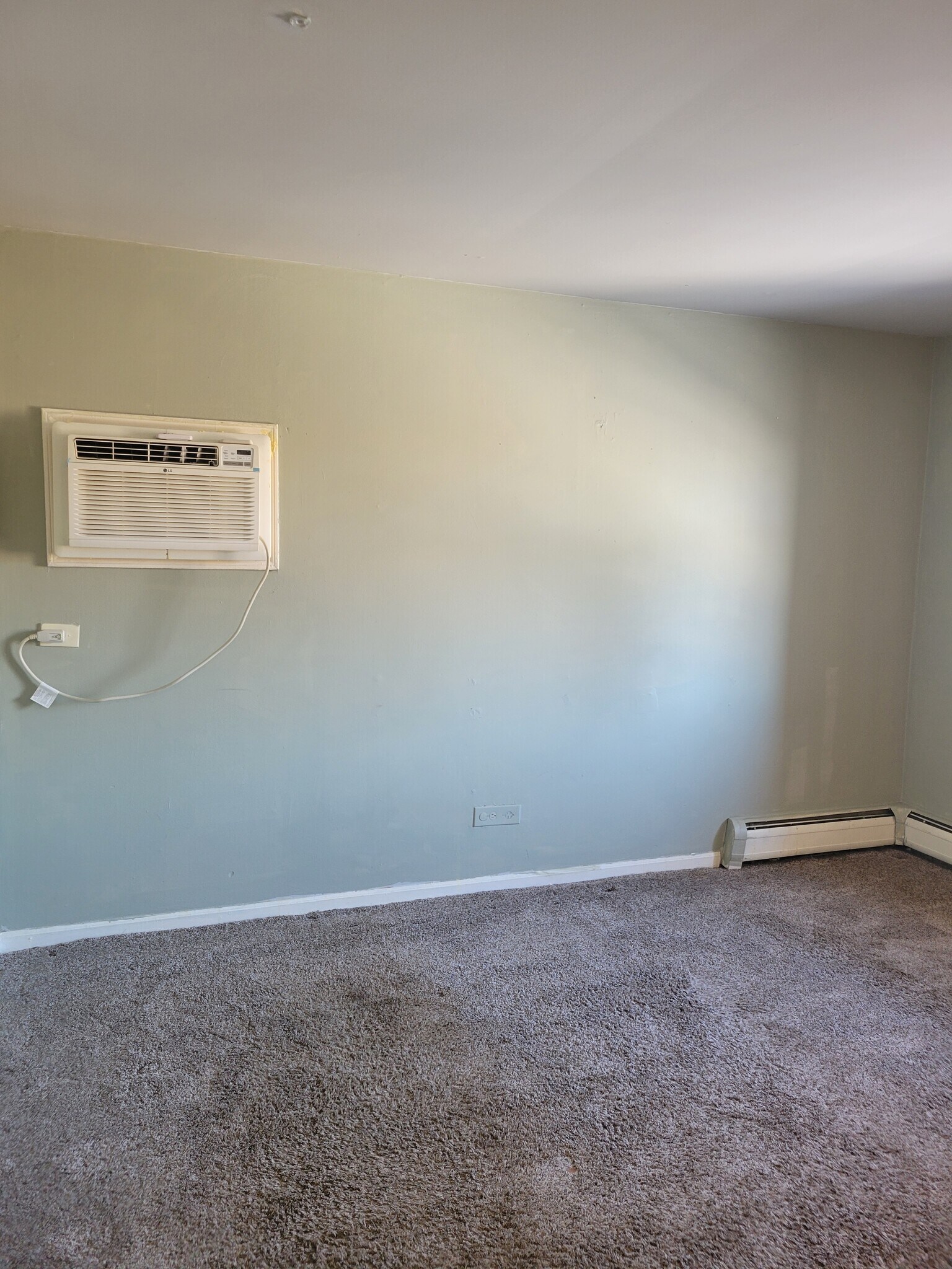 Building Photo - 258 E Bailey Rd