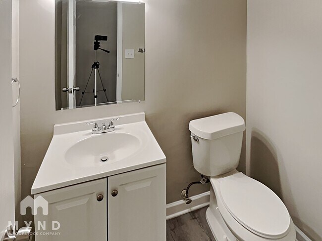 Building Photo - 2616 Fieldstone View Ln SE