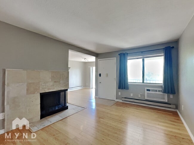 Building Photo - 7885 Barbara Ann Dr
