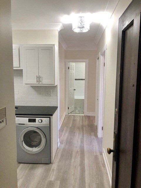 Building Photo - 1417 W Hutchinson St