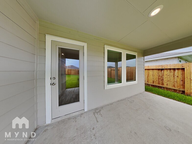 Building Photo - 7815 Cattleman Vly Dr