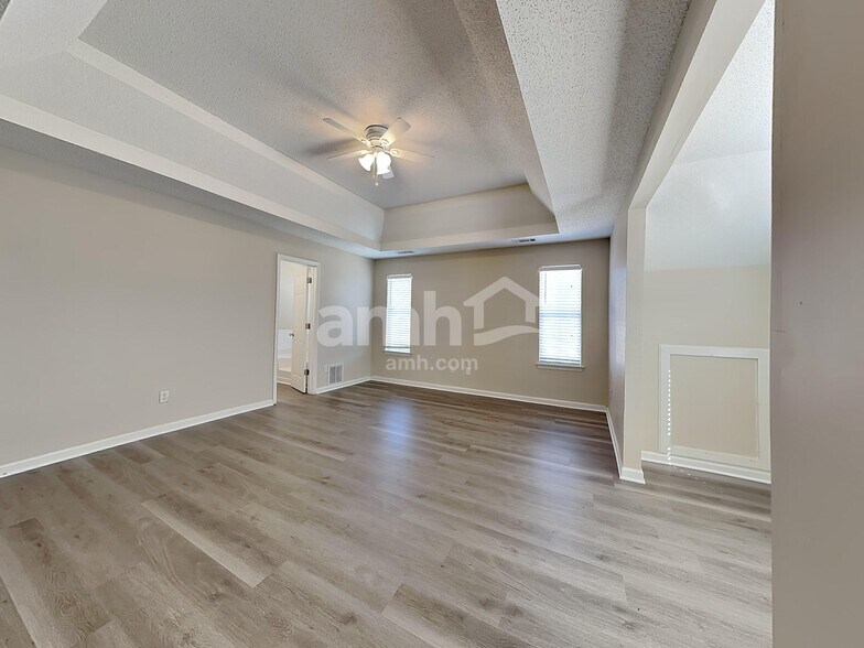 Building Photo - 501 Gonzaga Cir