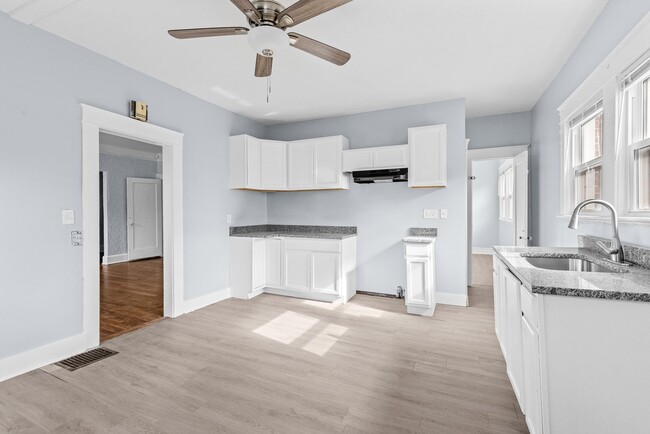 Building Photo - Luxuriously Renovated 3 Bedroom 1 Bath Hom...