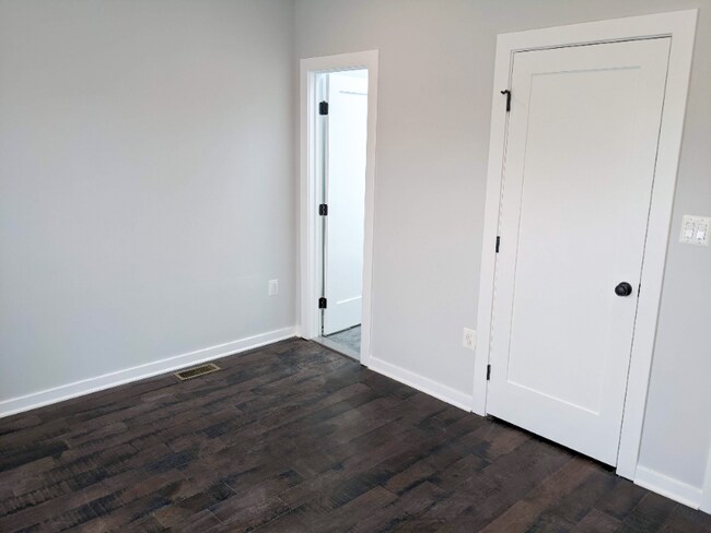 Building Photo - 1932 4th St NE