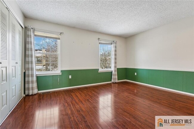 Building Photo - 8 Marsh Ct