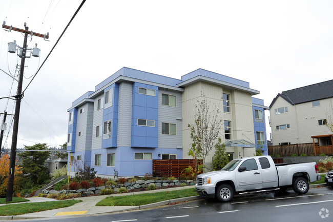 Building Photo - Hydro Apartments