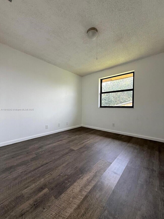 Building Photo - 10875 NW 45th St