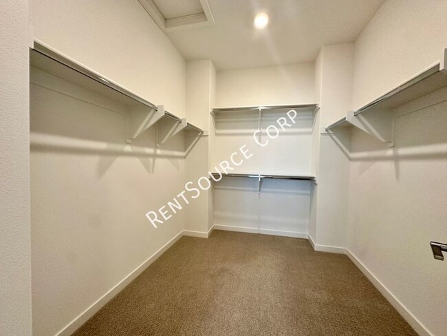 Building Photo - 26916 Tanager Ln