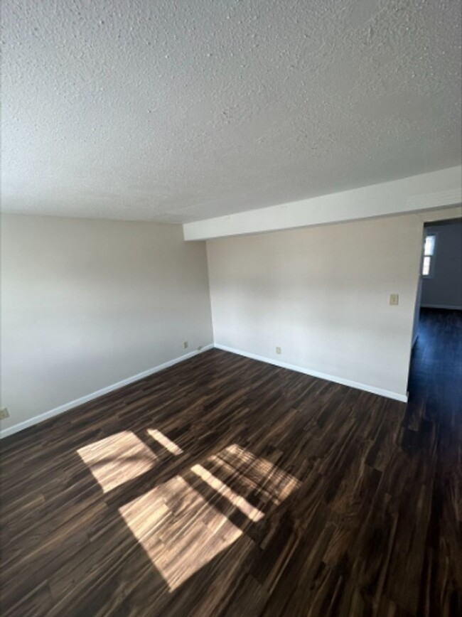 Building Photo - 2520 Leeper Dr