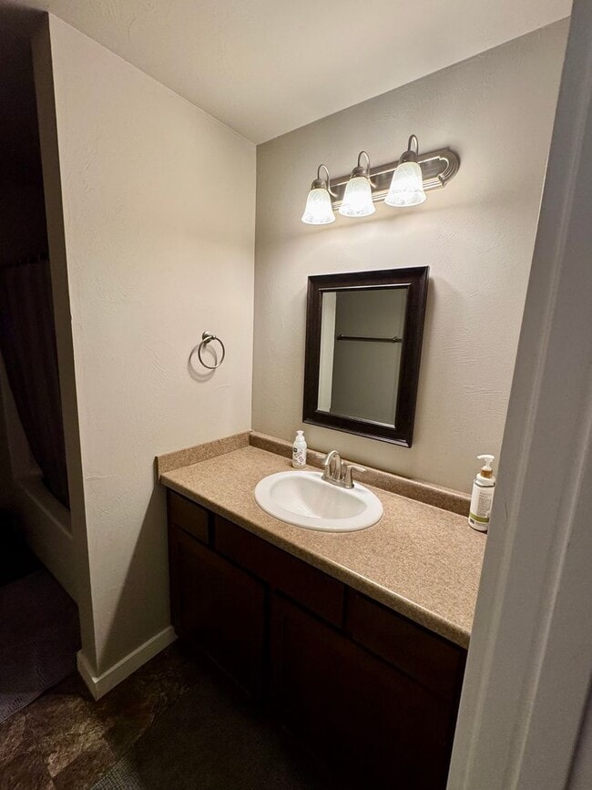 Building Photo - Chic & Comfortable 3-Bed Home in Bozeman’s King Arthur Park