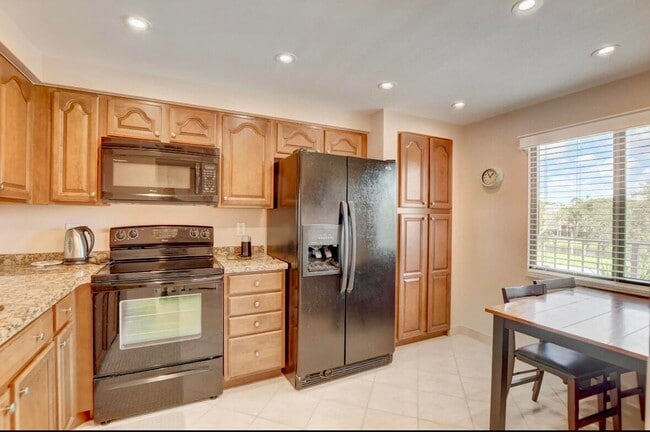 Building Photo - 7270 Ashford Pl