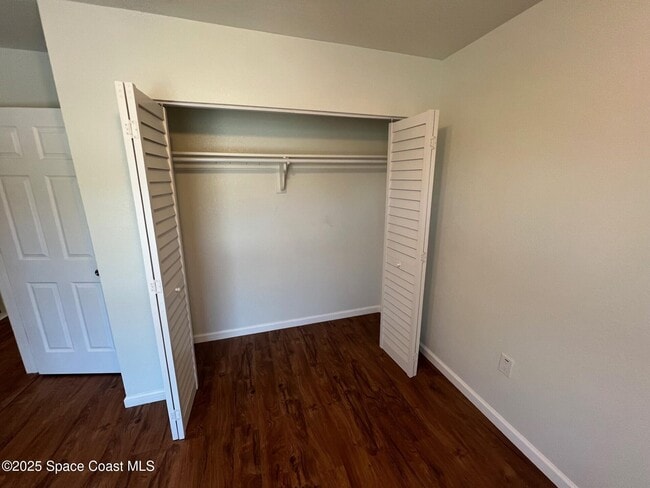 Building Photo - 1301 Arlington Ln NE