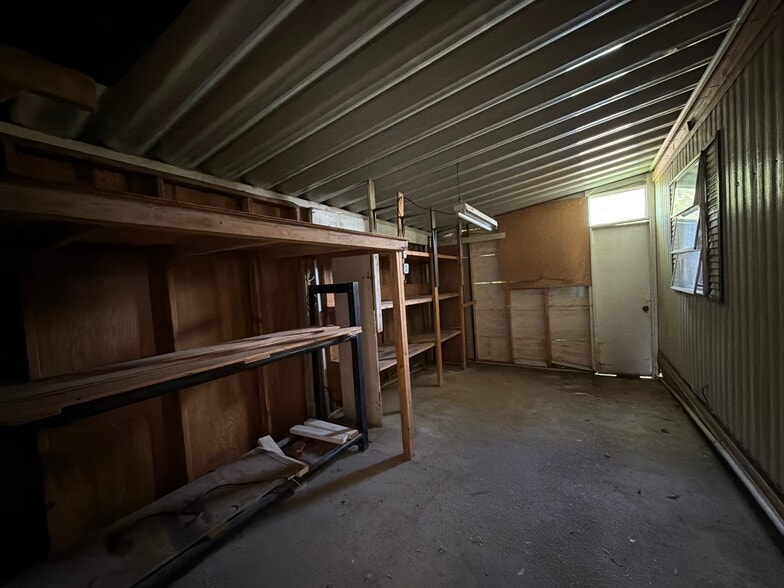 Building Photo - 605 Glen Moor St