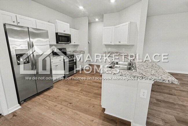 Building Photo - 1716 Amber Ave