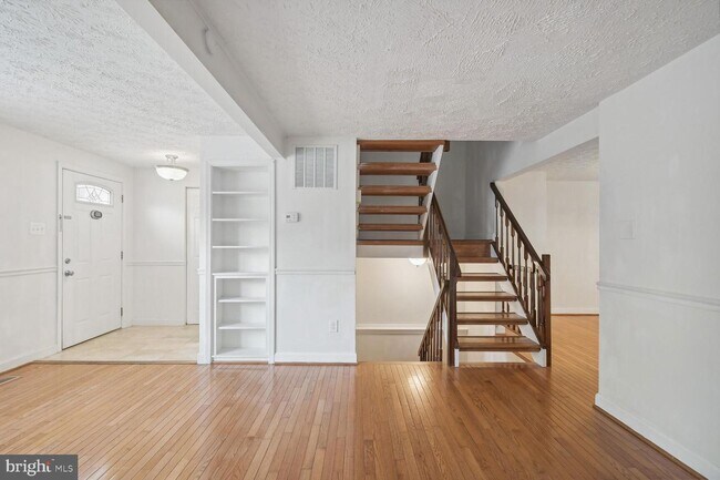 Building Photo - 5818 Rock Forest Ct