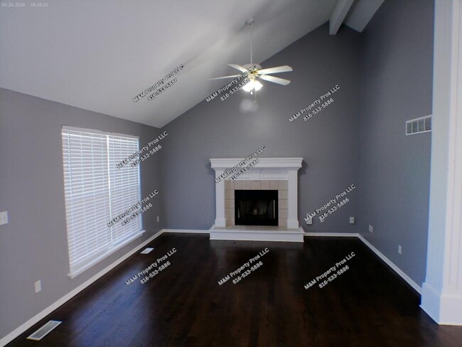 Building Photo - 7024 N Winchester Ave