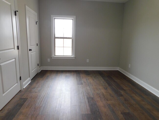 Building Photo - 891 Forehand Rd